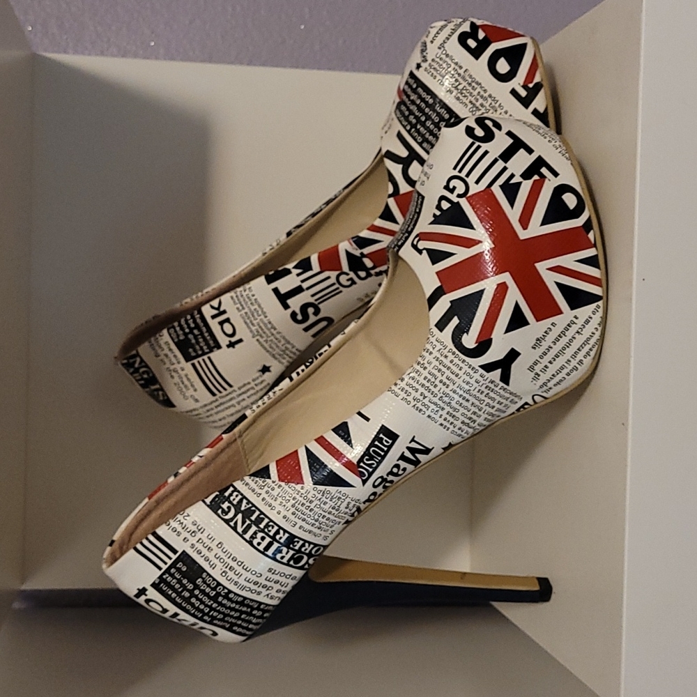 British Flag platform pumps. Size 44. Runs small, fits like a US 11